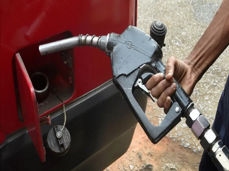 Petro-Diesel Price: क्या आज बदल गए हैं देश में पेट्रोल और डीजल के दाम? नए रेट आ चुके हैं सामने