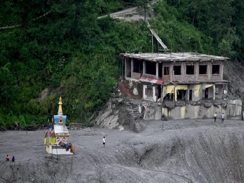 Nepal: बाढ़ के कारण अब तक हो चुकी है 919 लोगों की मौत, इतने हजार है लापता