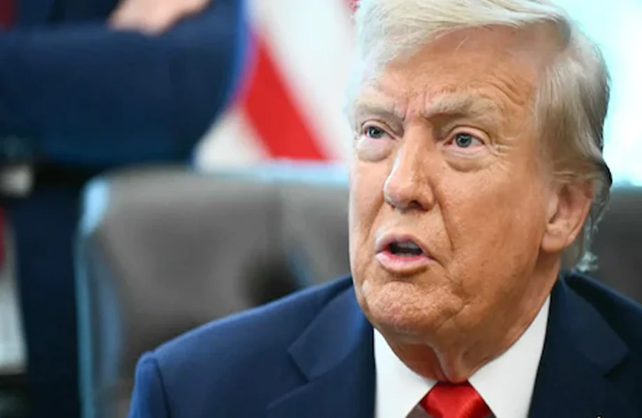 भारत पर 50 प्रतिशत का टैरिफ लगाने पर अपने ही घर में घिरे Trump, अब इस सांसद ने बोल दी है बड़ी बात