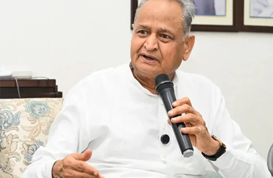 Ashok Gehlot का बड़ा बयान, कहा- राहुल गांधी ने जीएसटी को लेकर जो बात 2016 में कही थी...