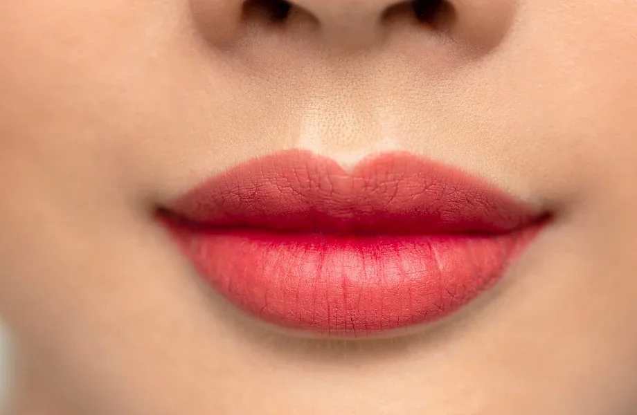 Skin Care Tips:  किचन में रखी इन चीजों से बढ़ा लें होंठों की खूबसूरती