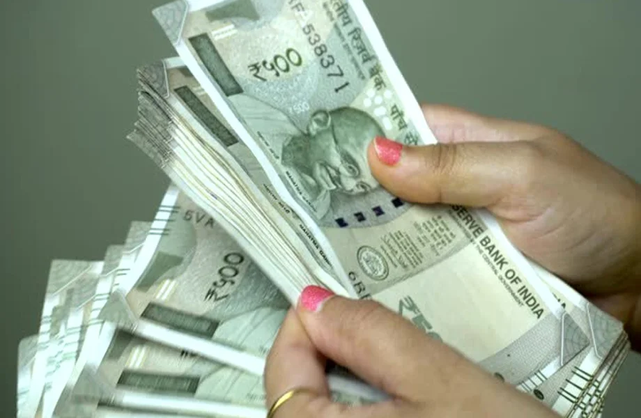 Government scheme:  15 सितंबर से इन महिलाओं के खाते में आएंगे 10 हजार रुपए