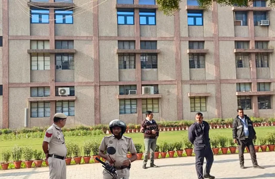 Jaipur:  दो स्कूलों को बम से उड़ाने की मिली धमकी, सर्च ऑपरेशन शुरू 