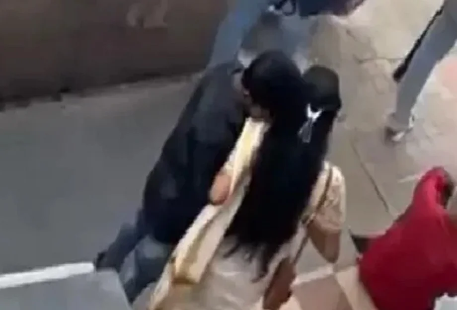 Video viral: सभी के सामने युवक-युवती करने लगे अश्लील हरकत, अब…