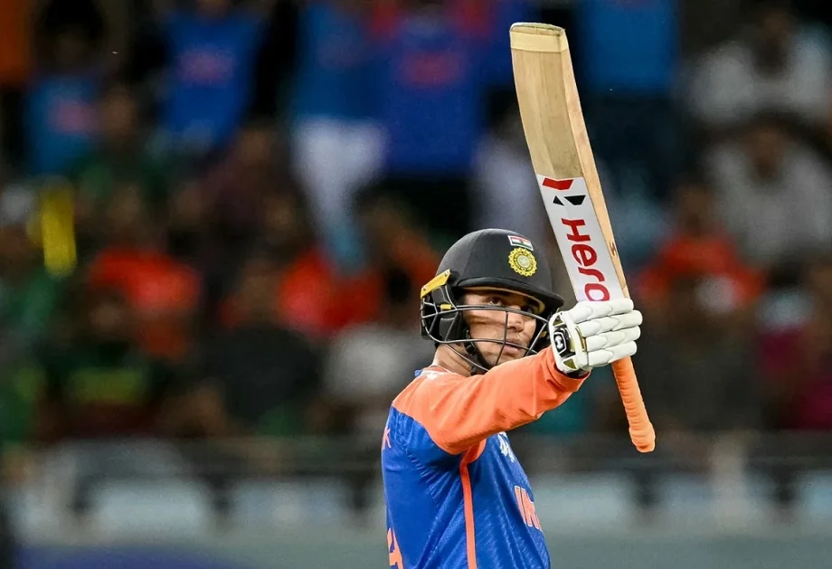 Asia Cup: अभिषेक शर्मा ने तूफानी पारी से अब गुरु युवराज सिंह को इस मामले में छोड़ा पीछे, भारत पहुंचा फाइनल में