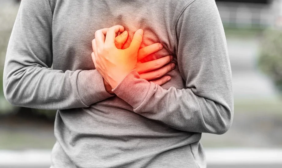 Health Tips: हार्ट अटैक से बचने के लिए 25 साल की उम्र के बाद करें ऐसा, ये है लक्षण