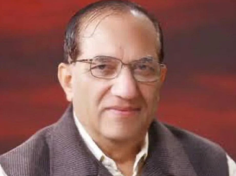 मनमोहन सिंह को हराने वाले भाजपा नेता Vijay Malhotra का निधन, सीएम भजनलाल ने प्रकट किया दुख