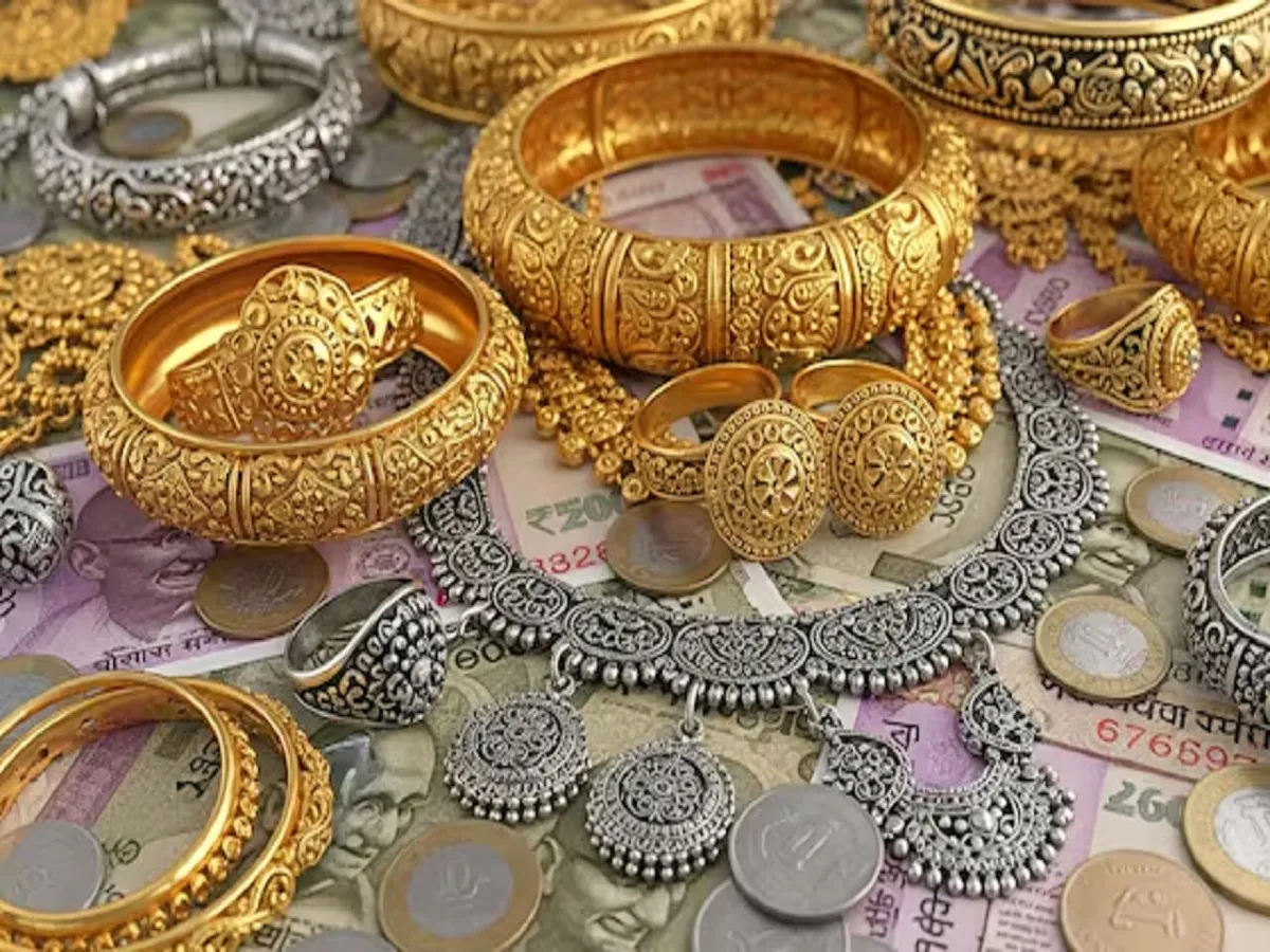 Gold-Silver Prices: सोना 2,409 और चांदी हुई 3,967 रुपए सस्ती, ये है ताजा भाव | Parmarth TV
