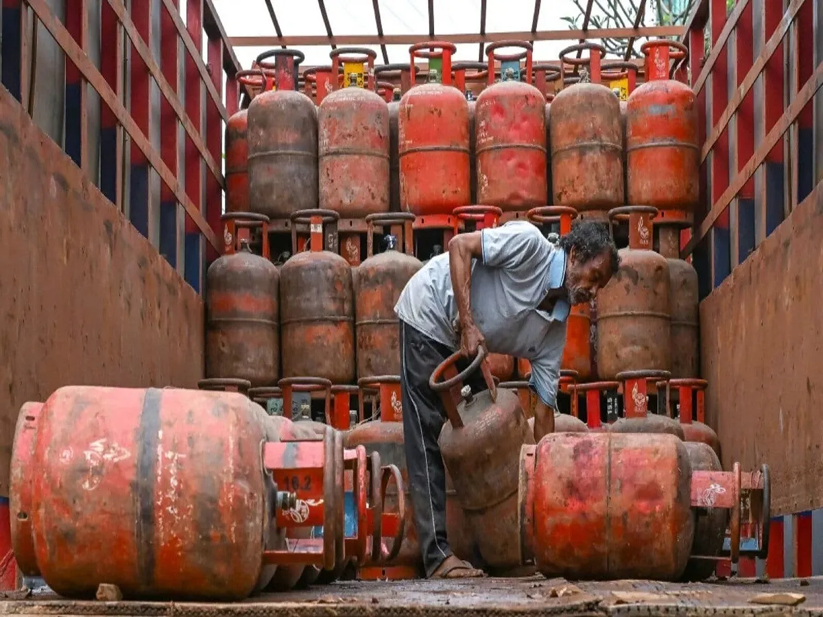 LPG booking New rules: एलपीजी सिलेंडर बुकिंग के बदले नियम, अब मिलेगा बुक करने के इतने दिनों बाद | Parmarth TV
