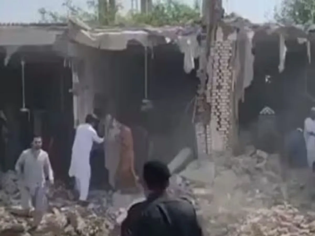 Pakistan: कोहाट जिले में नमाज के दौरान मस्जिद के पास हुआ जोरदार धमाका, 16 की मौत, 50 से ज्यादा लोग घायल | Parmarth TV