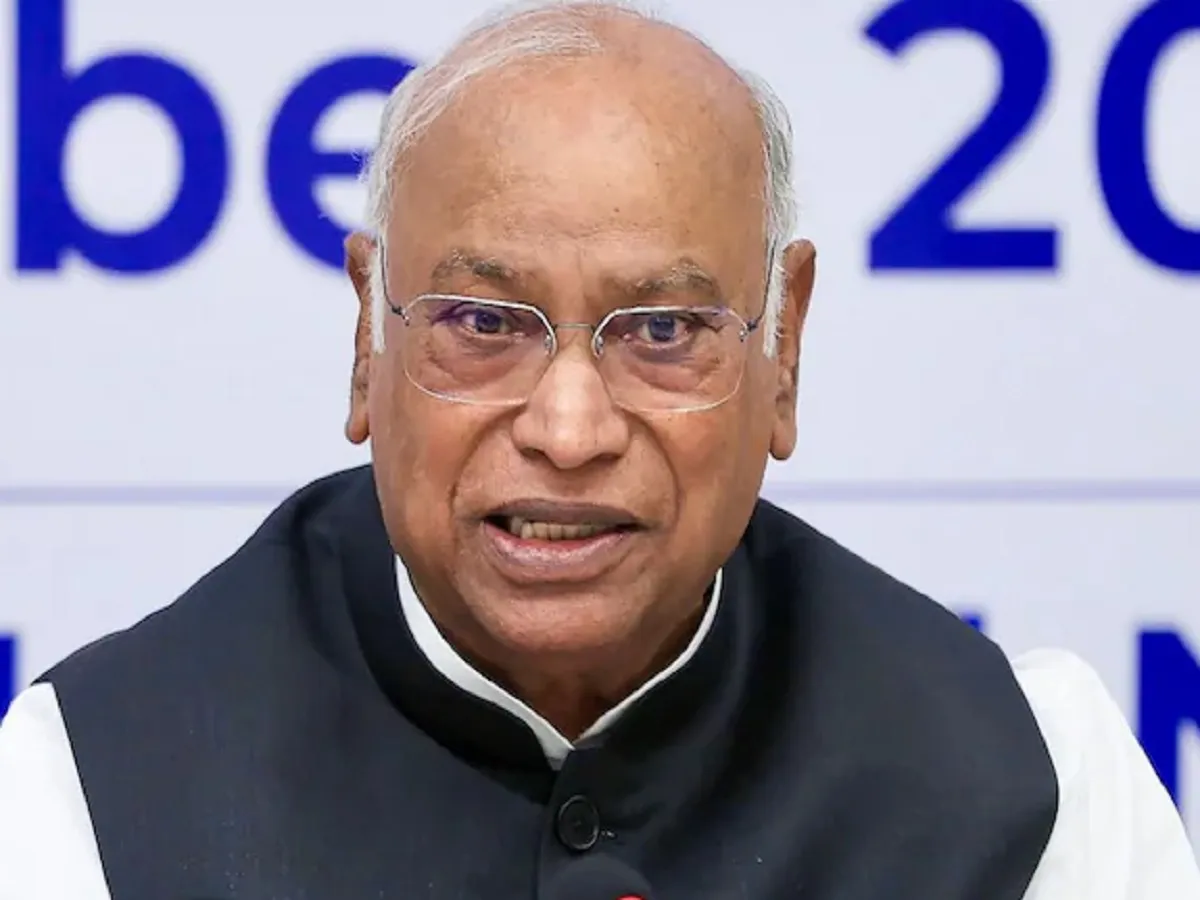 INDIA ब्लॉक की आठवीं बैठक में लिए ये बड़े फैसले, खड़गे ने कहा- भाजपा चुनाव आयोग के साथ वोट चोरी कर रही है | Parmarth TV INDIA ब्लॉक की आठवीं बैठक में लिए ये बड़े फैसले, खड़गे ने कहा- भाजपा चुनाव आयोग के साथ वोट चोरी कर रही है | Parmarth TV
