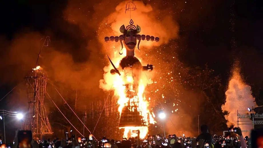 Dussehra 2025: राजस्थान में इस जगह पर रावण दहन के दिन शोक मनाते हैं इस समुदाय के लोग, बताते हैं खुद को वंशज