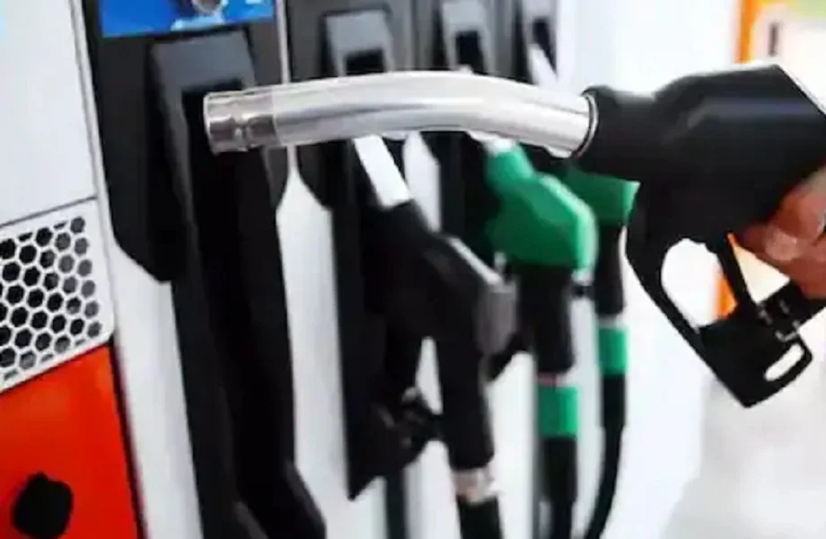 Petrol-Diesel Price:  प्रमुख शहरों में सुबह-सुबह इतनी तय हुई हैं दोनों ईंधनों की कीमतें