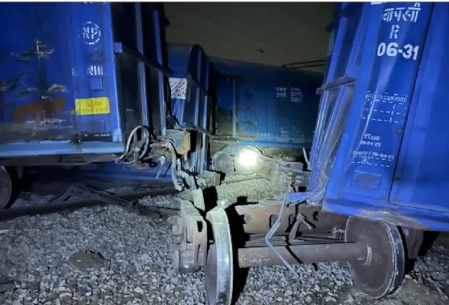 Goods train accident:  खाटूश्यामजी के पास मालगाड़ी के 38 डिब्बे पटरी से उतरे, इस कारण हुआ हादसा