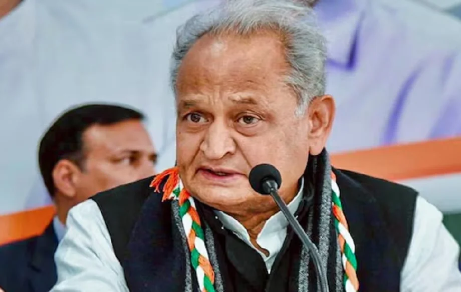 जल जीवन मिशन को लेकर Gehlot ने भजनलाल सरकार पर साधा निशाना, कहा- राजस्थान में केवल लूट और झूठ की सरकार चल रही है