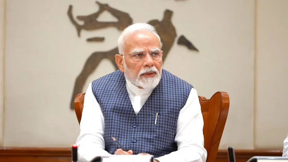 PM Modi: प्रधानमंत्री मोदी ने दीपावली पर देशवासियों के नाम लिखा पत्र, ऑपरेशन सिंदूर का किया...
