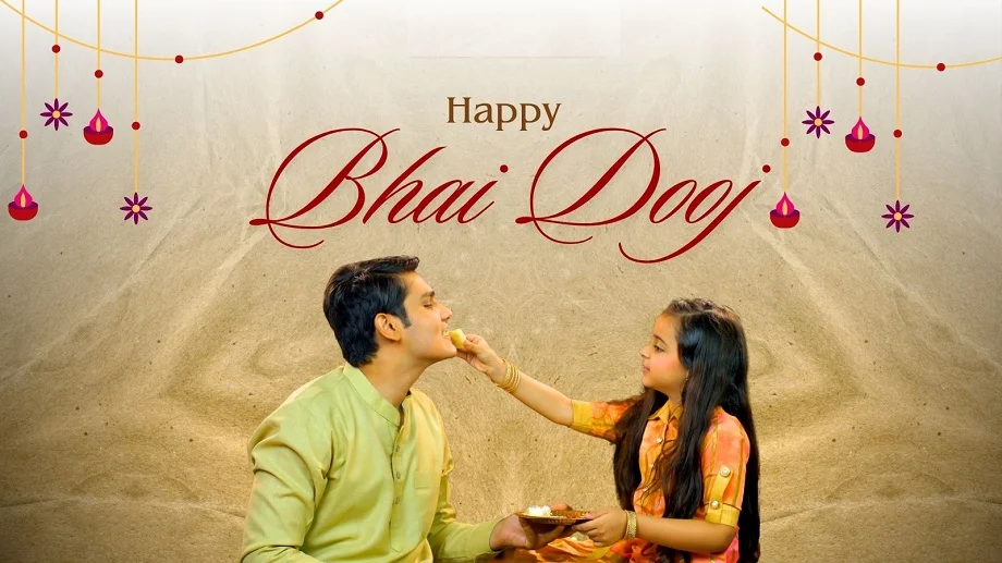 Bhai Dooj 2025: भाई दूज पर क्या हैं आज तिलक का शुभ मुहूर्त, जान ले आप भी