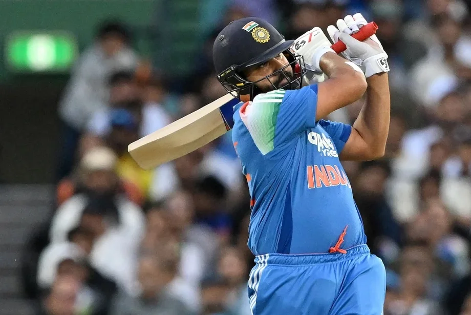 IND vs AUS: रोहित शर्मा ने लगाया वनडे कॅरियर का 33वां शतक