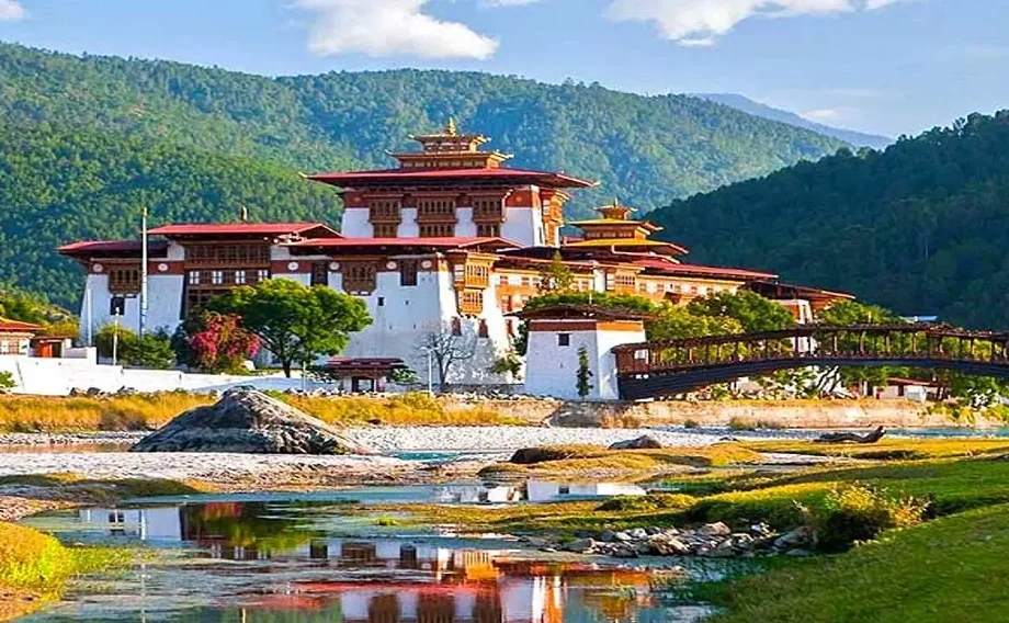 Travel Tips: आईआरसीटीसी ने भूटान यात्रा के लिए पेश किया है शानदार टूर पैकेज, मिलेंगी ये सुविधाएं