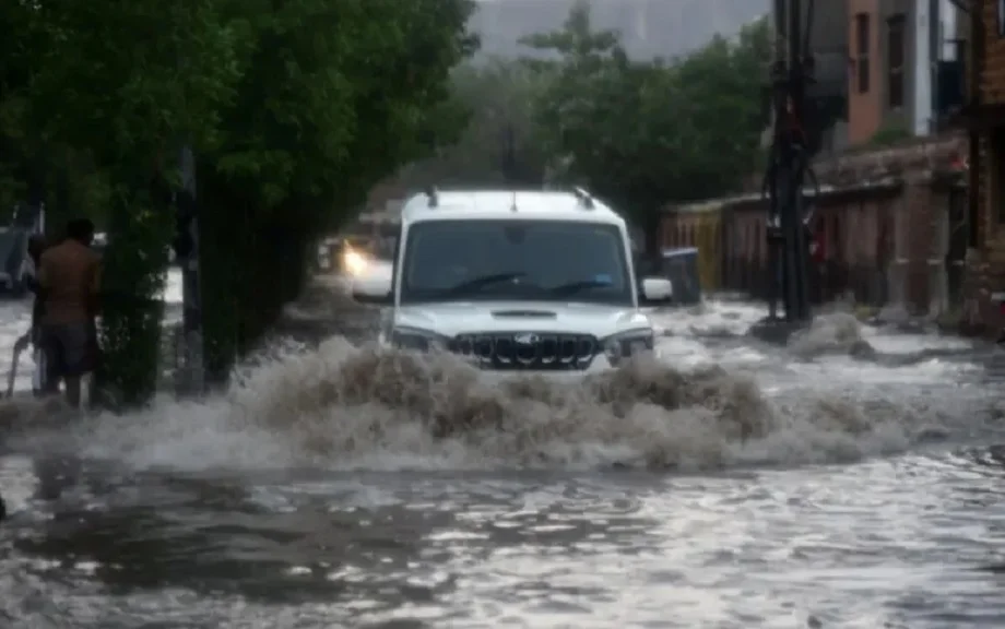 Rajasthan Weather Update: प्रदेश में आगामी 4 से 5 दिन तक जारी रहेगा बारिश का दौर, फिर से सक्रिय होगा नया पश्चिमी विक्षोभ
