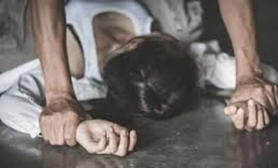 Bihar: चार युवकों ने किशोरी के साथ किया दुष्कर्म, पहुंच गई मां तो...