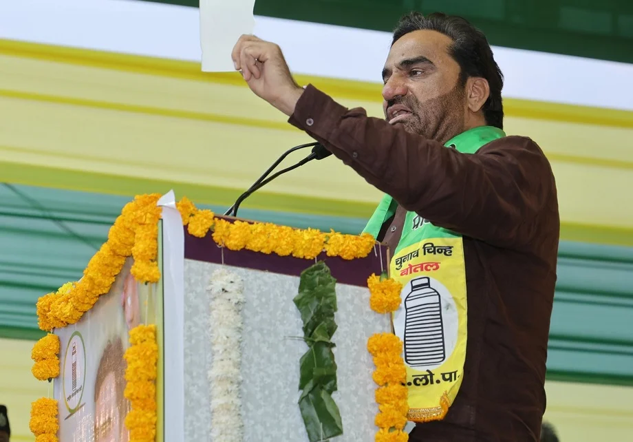 Hanuman Beniwal ने वसुंधरा राजे को लेकर दिया बड़ा बयान, कहा- मैंने कहा कि इनको सात समुंदर पार भेज दूंगा…