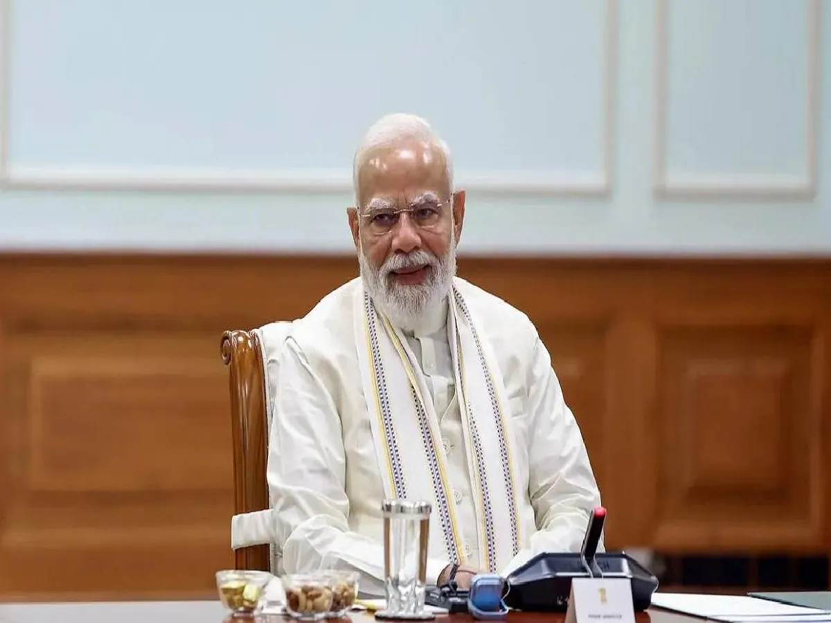 पीएम मोदी के जनसेवा के 25 वर्ष पूरे, प्रधानमंत्री ने विकसित भारत के लिए दिया नया नारा | Parmarth TV