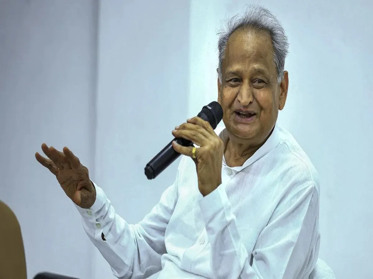 Rajasthan: हमारा सीएम कैसा हो के लगे नारे तो रोका गहलोत ने….बीजेपी ने निशाना साध पूछा ये सवाल | Parmarth TV