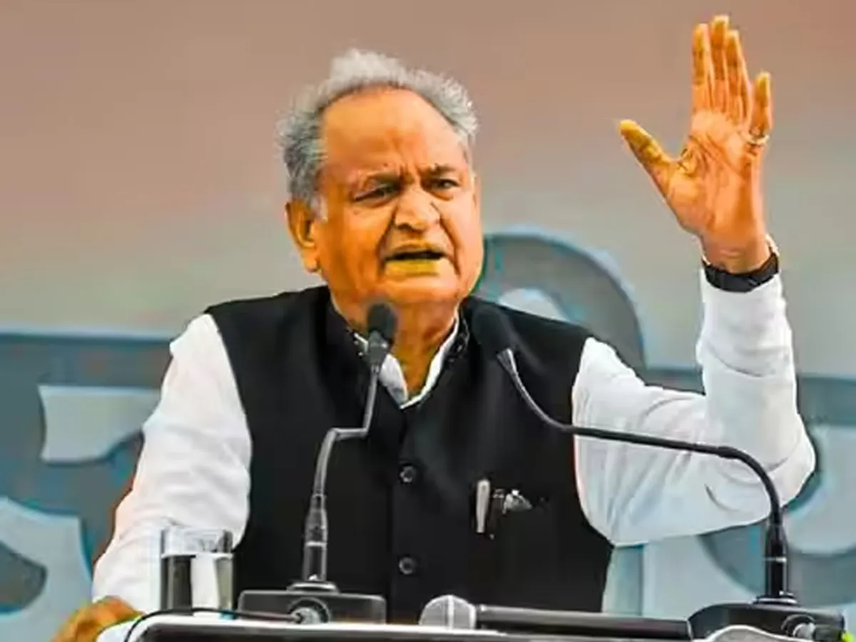 भाजपा सरकार में पत्रकारों को गिरफ्तार करना और उन पर बल प्रयोग करना आम होता जा रहा: Ashok Gehlot | Parmarth TV
