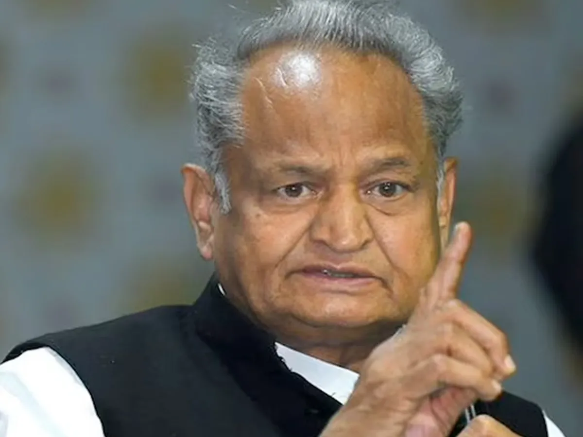 Ashok Gehlot का पीएम मोदी पर निशाना, कहा- राहुल गांधी के प्रति जिस प्रकार की भाषा का प्रयोग किया जा रहा है… | Parmarth TV