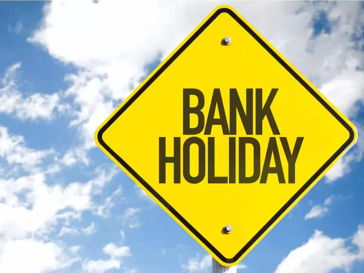 Bank Holiday: बैंक जा रहे हैं तो एक बार देख ले कैलेंडर, कही आज छुट्टी तो नहीं…अब 3 दिन के बाद ही होगा आपका… | Parmarth TV Bank Holiday: बैंक जा रहे हैं तो एक बार देख ले कैलेंडर, कही आज छुट्टी तो नहीं…अब 3 दिन के बाद ही होगा आपका… | Parmarth TV