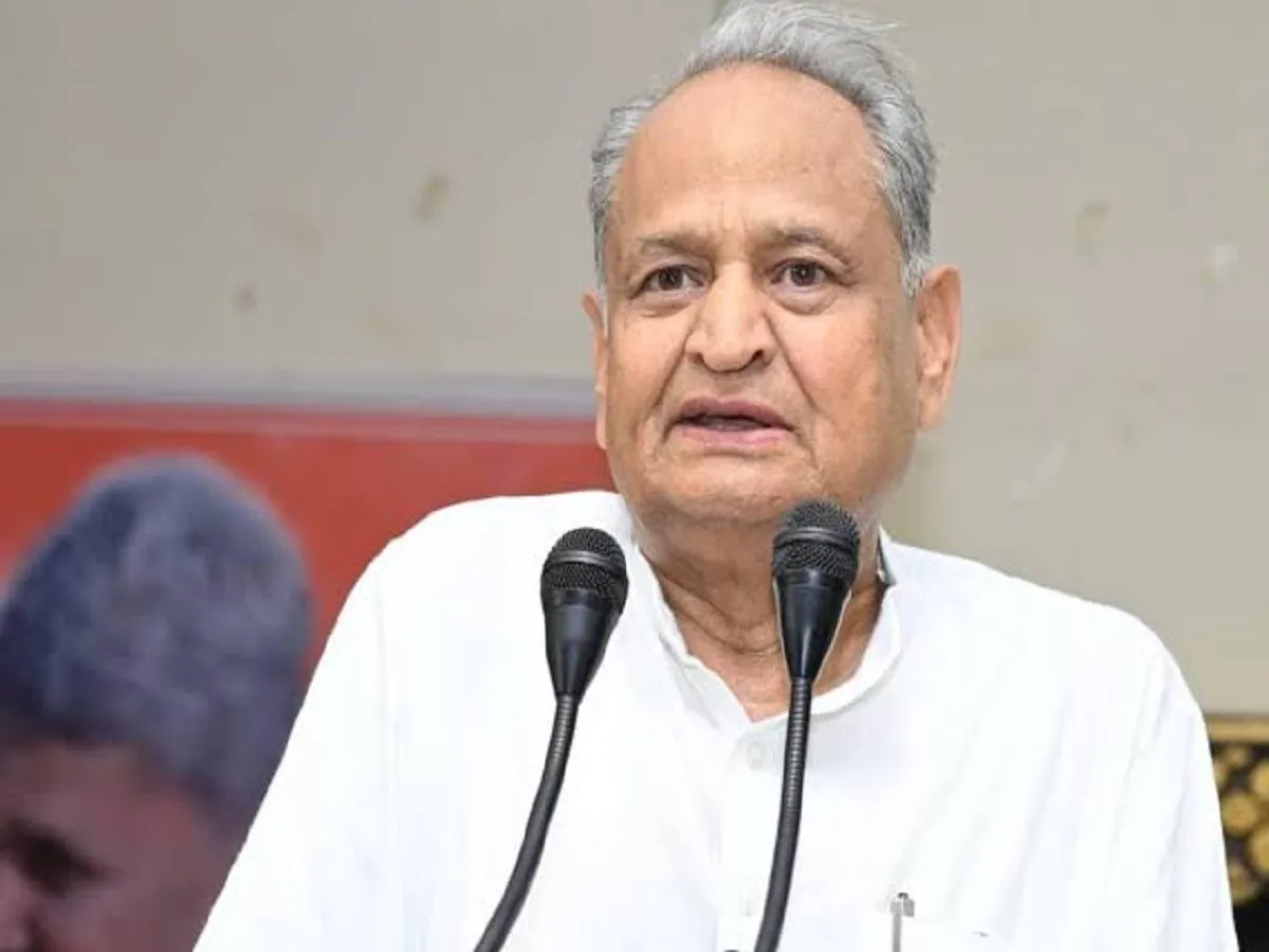 मोदी सरकार सत्ता में बने रहने के लिए किसी भी स्तर तक जा सकती है: Ashok Gehlot | Parmarth TV
