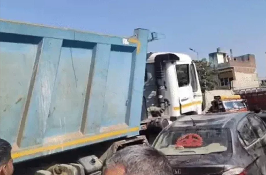 Jaipur: अनियंत्रित डंपर ने 10 गाड़ियों को मारी टक्कर, सात की मौत, बढ़ सकता है मृतकों का आंकड़ा