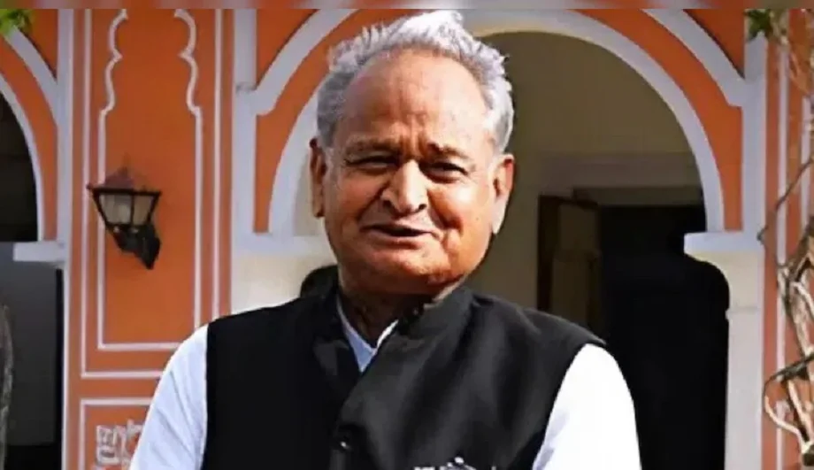 गाय के नाम पर वोट मांगने वाली पार्टी की सरकार में गौवंश की दुर्गति हो रही है: Gehlot      