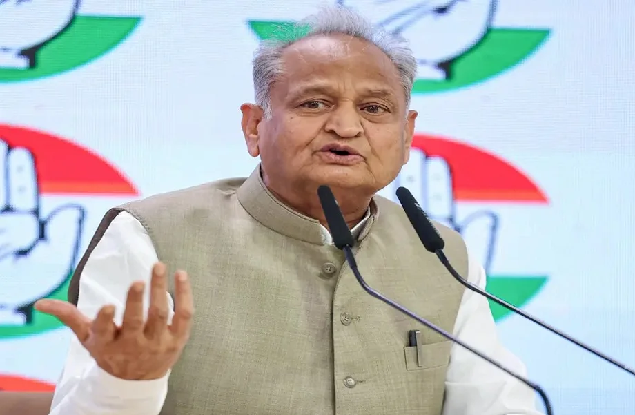 Gehlot ने भाजपा सरकार पर साधा निशाना, कहा- मुख्यमंत्री और कृषि मंत्री यदि आपसी विवादों से मुक्त हो गए…