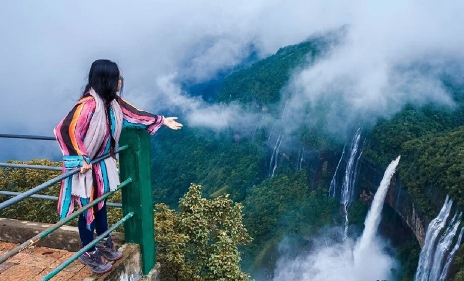 Travel Tips: अपनी प्राकृतिक खूबसूरती के लिए प्रसिद्ध है मेघालय की राजधानी शिलॉन्ग, बना लें घूमने का प्लान