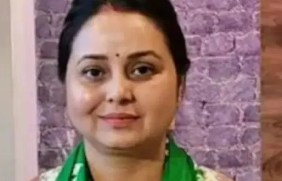 Bihar: लालू की बेटी रोहिणी ने पैदा की सियासी हलचल, एक्स पर लिखा-अपने परिवार से नाता तोड़ रही हूं