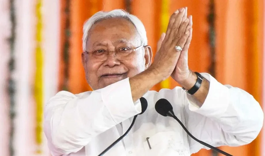 Bihar: मुख्यमंत्री नीतीश कुमार ने राज्यपाल को सौंपा इस्तीफा, इस दिन लेंगे 10वीं बार सीएम पद की शपथ!
