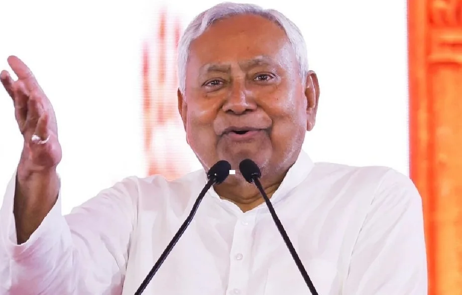 Bihar: नीतीश कुमार कल गांधी मैदान में दसवीं बार लेंगे सीएम पद की शपथ, जदयू की बैठक में हुआ ऐसा