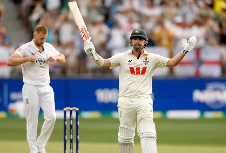 Ashes Series: ऑस्ट्रेलिया ने दूसरे ही दिन जीत लिया पहला टेस्ट मैच, ट्रैविस हेड ने तूफानी शतक जड़ रचा इतिहास