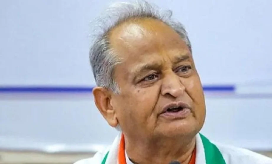 भाजपा ने हमारे समय जिन अधिकारियों को भ्रष्ट बताकर नाटक किया था, आज उन्हीं को बड़े पदों पर बिठा दिया: Gehlot