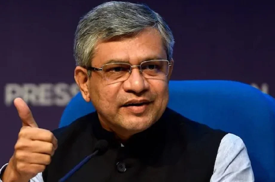 रेल मंत्री अश्विनी वैष्णव ने Rajasthan को दी बड़ी सौगात, इस ट्रेन को दिखाई हरी झंडी