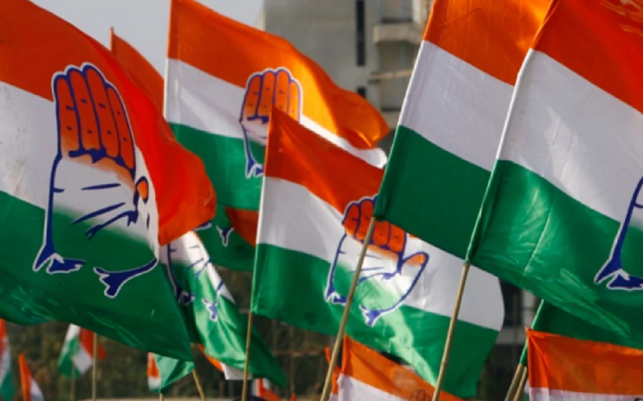 सरकारी कंपनियों को तबाह कर उन्हें प्राइवेट हाथों में सौंपने पर तुली है मोदी सरकार: Congress