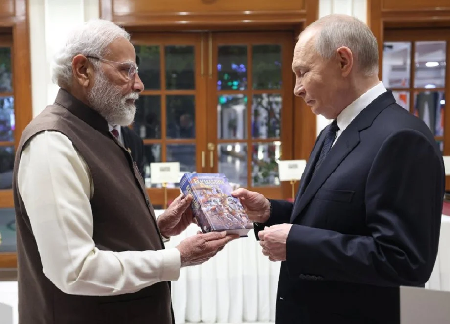 PM Modi ने रूस के राष्ट्रपति व्लादिमीर पुतिन को दिया विशेष उपहार, कही ये बड़ी बात