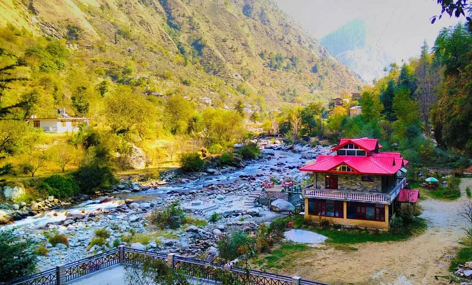 Travel Tips: नए साल पर करें तीर्थन वैली का टूर, इस कारण यादगार बन जाएगा टूर