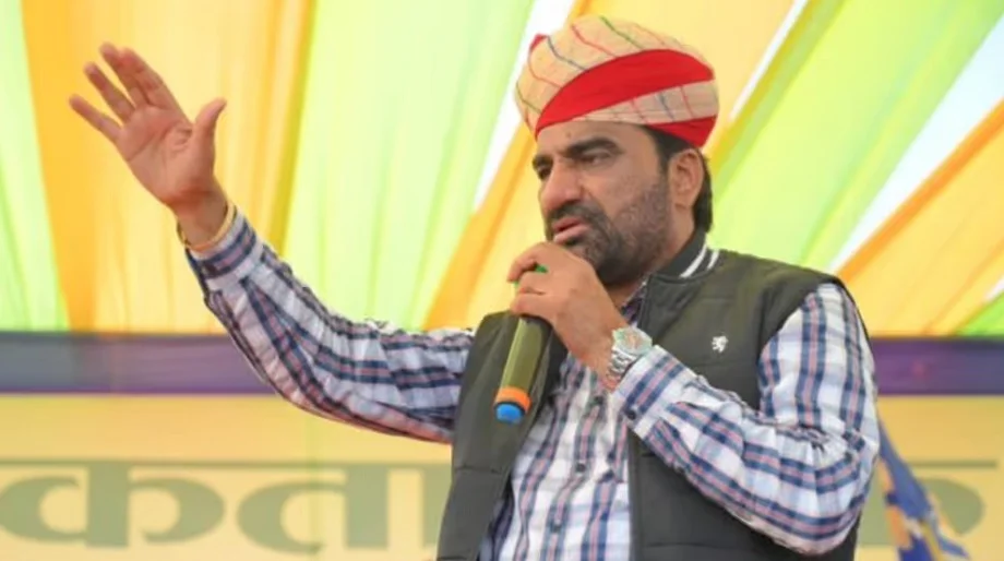 नागौर सांसद Hanuman Beniwal ने अब भजनलाल सरकार से कर डाली है इन्हें निलंबित करने की मांग