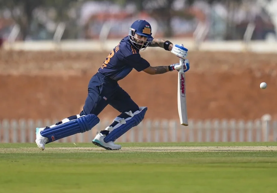 विजय हजारे ट्रॉफी में Virat Kohli ने लगाया शतक, सनथ जयसूर्या को इस मामले में छोड़ा पीछे