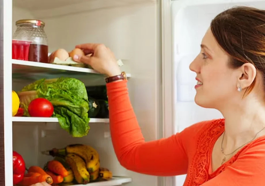 Health Tips: भूल कर भी फ्रिज में नहीं रखें ये चीजें, सेहत के लिए बन जाएंगी हानिकारक