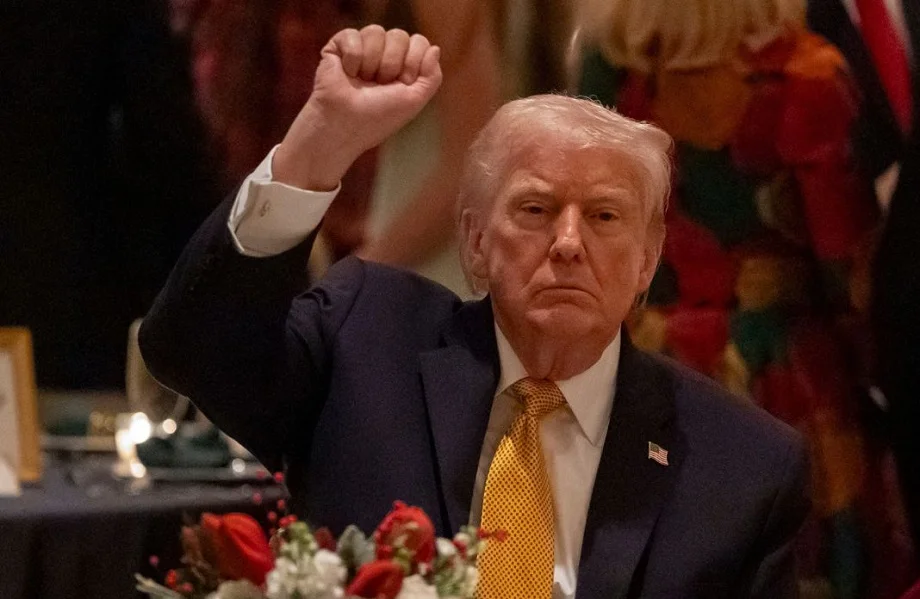 अमेरिका ने इस देश पर कर दी अचानक एयर स्ट्राइक, Donald Trump ने भी बोल दी है ये बात