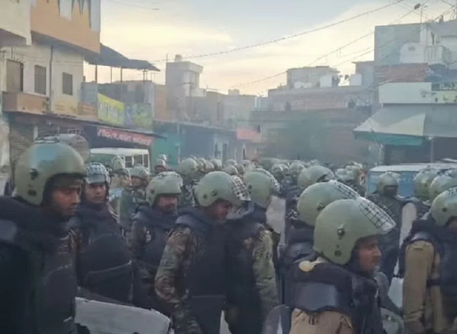 Jaipur: चौमूं में मस्जिद के बाहर रेलिंग लगाने को लेकर हुआ विवाद, कई पुलिसकर्मी घायल